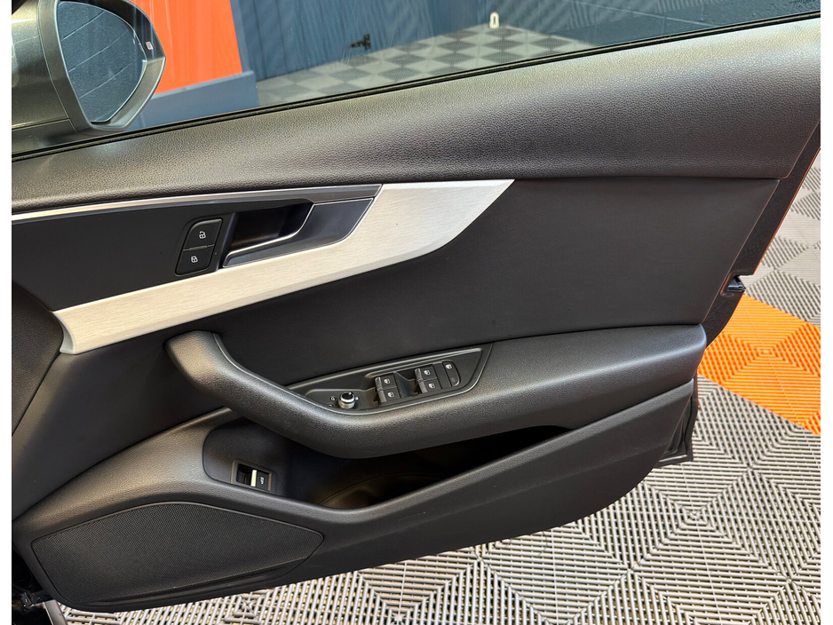 2016 Audi A4 - image 46