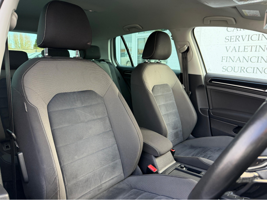 2016 Volkswagen Golf - image 15