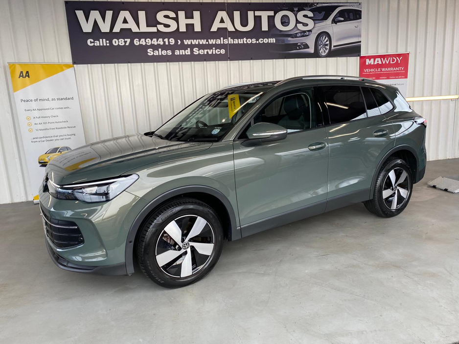 2024 Volkswagen Tiguan - image 4