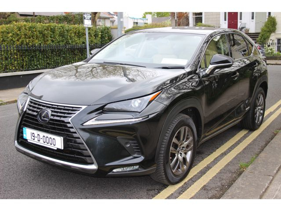 2019 Lexus NX 300 h - image 4