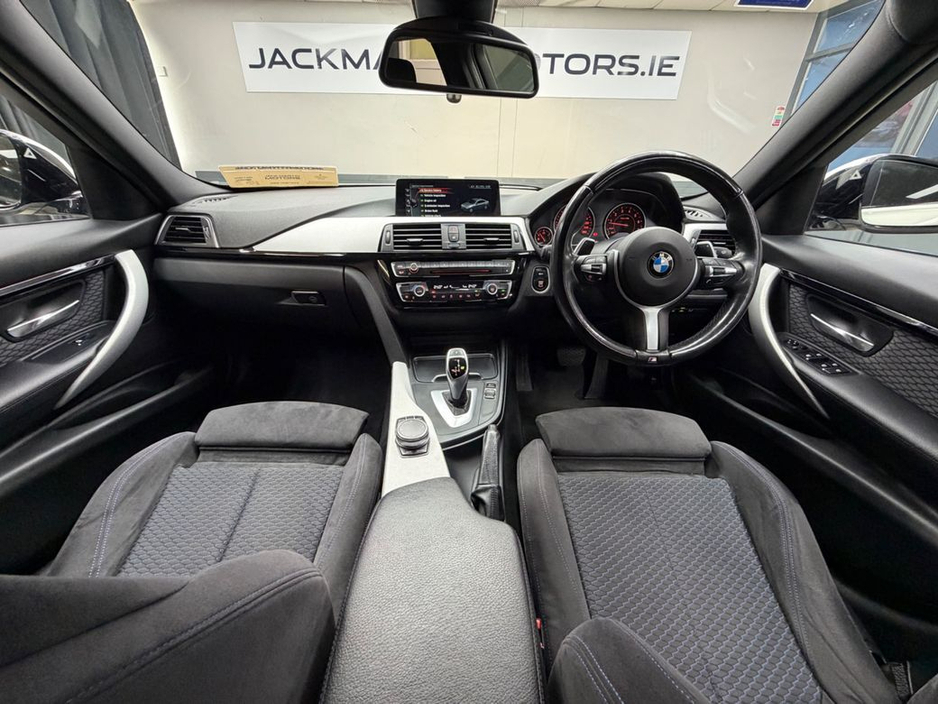 2017 BMW 3 Series - image 33