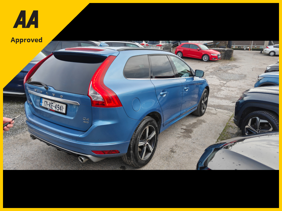 2017 Volvo XC60 - image 10