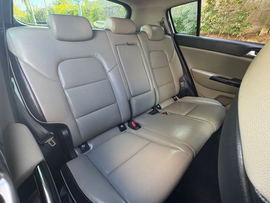 2019 Kia Sportage - image 10