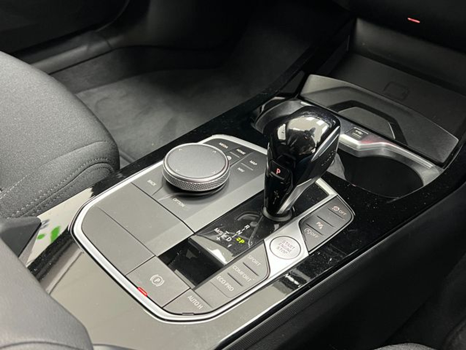 2023 BMW 1 Series - image 8