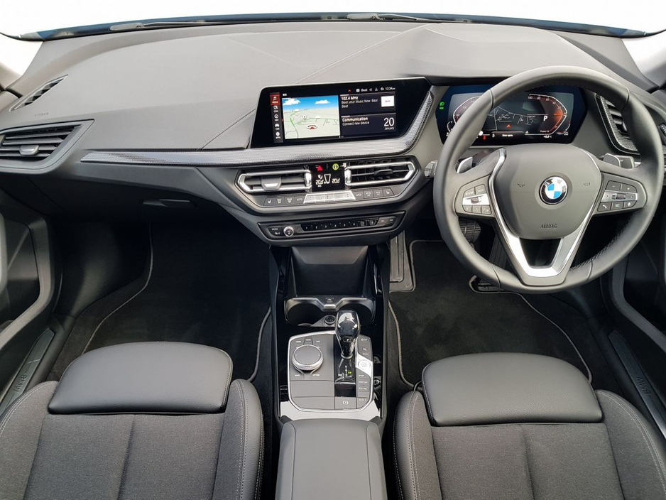 2023 BMW 2 Series - image 4