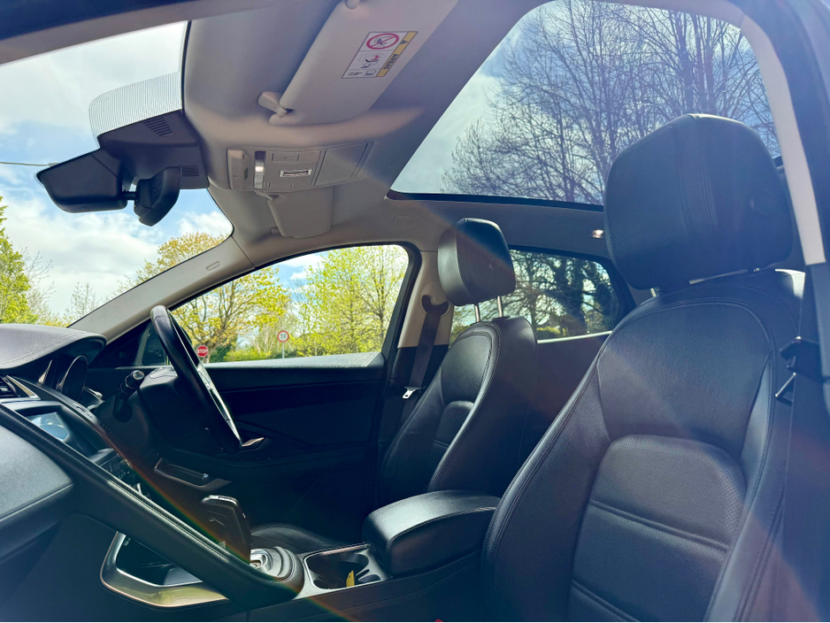 2019 Jaguar E-Pace - image 18