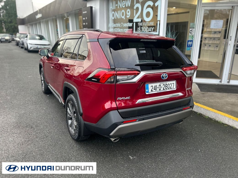 2024 Toyota Rav4 - image 4