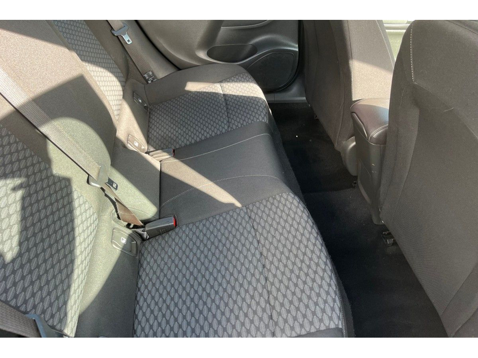 2016 Vauxhall Astra - image 16