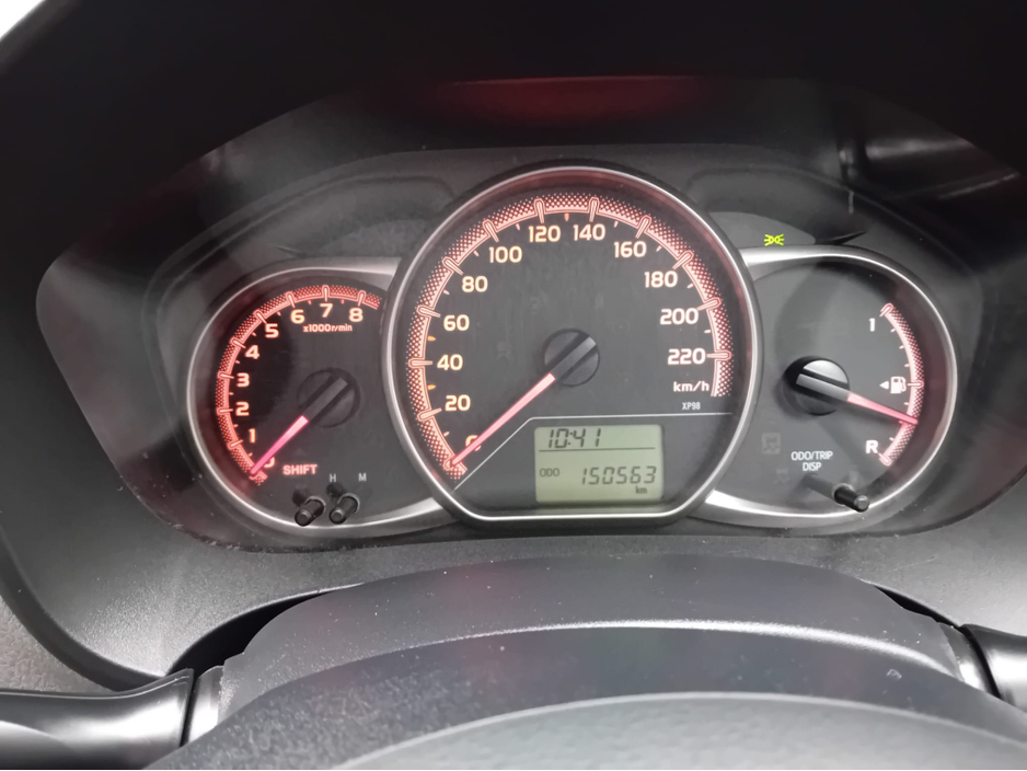 2016 Toyota Yaris - image 25