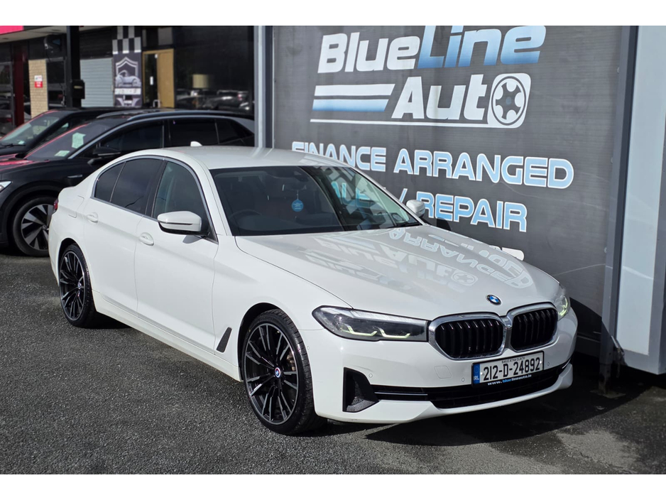 2021 BMW 5 Series - image 25