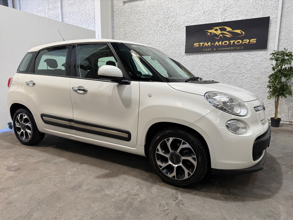 2017 Fiat 500l - image 3