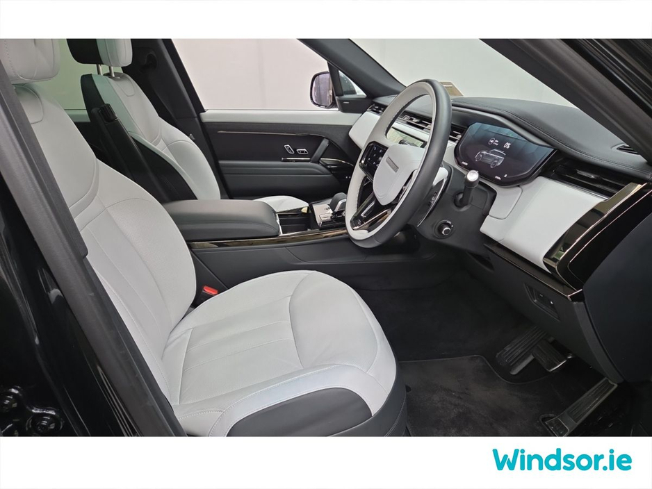 2025 Land Rover Range Rover Sport - image 10
