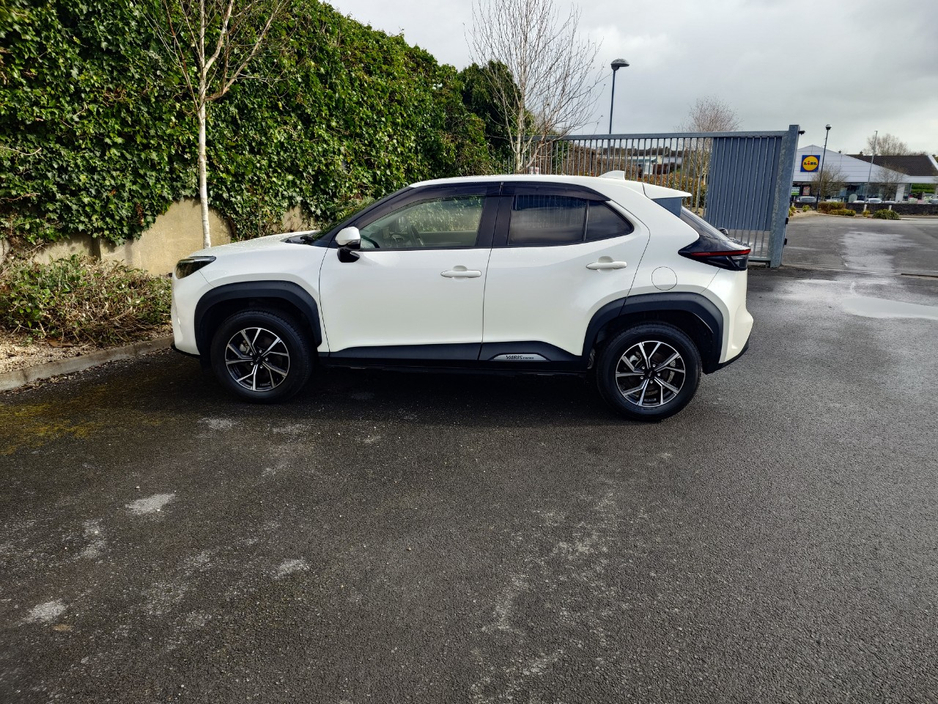 2020 Toyota Yaris Cross - image 8