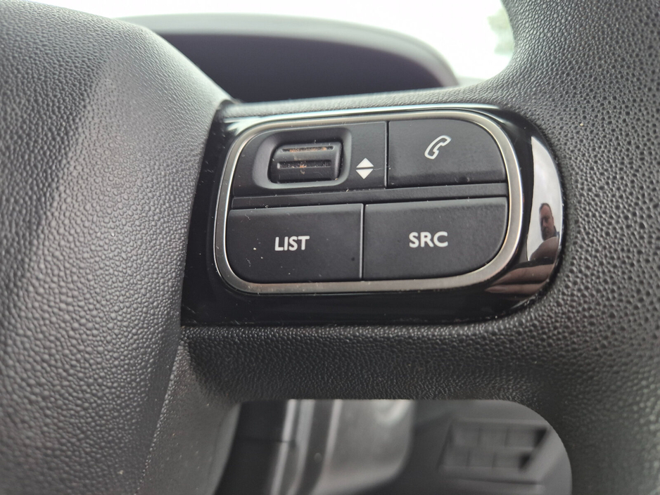 2023 Fiat Doblo - image 8