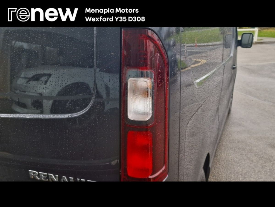 2026 Renault Trafic - image 15