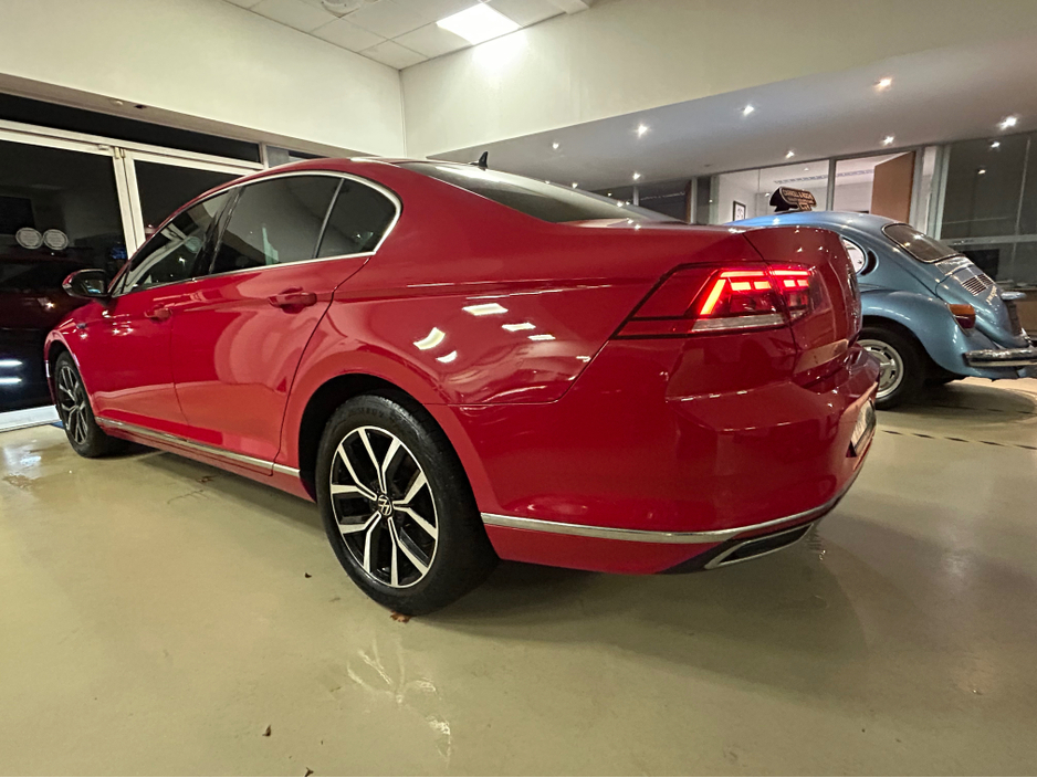 2022 Volkswagen Passat GTE S-A DSG - Super 215 Bhp Hybrid - Low Mileage & Stunning Red + Black Leather - Top Trade-ins & Great Finance Deals - Assured Dealer Warranty - €24,950