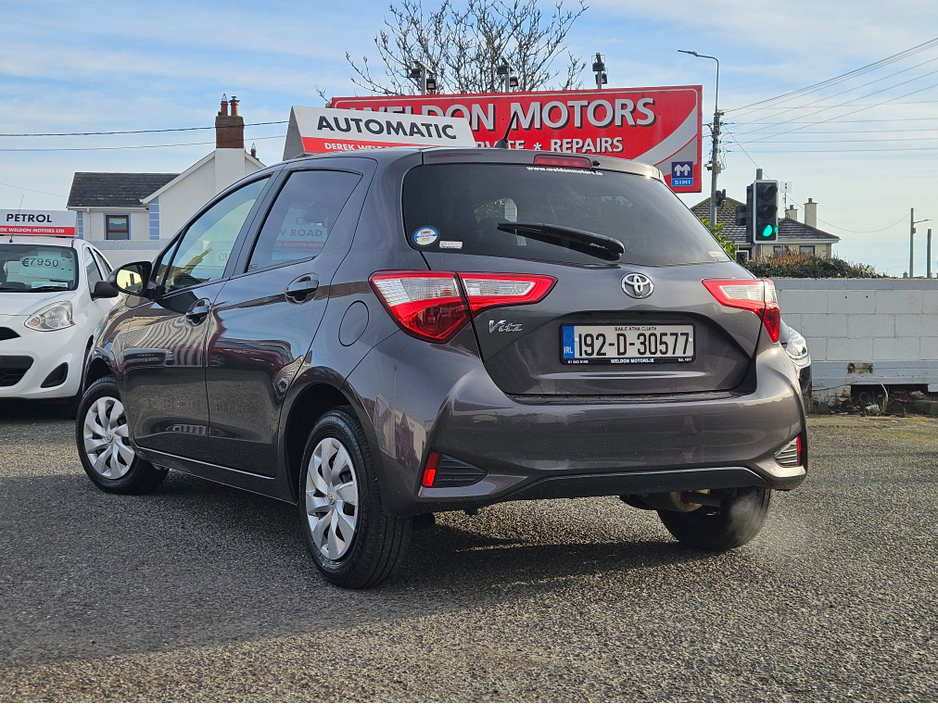 2019 Toyota Yaris - image 8