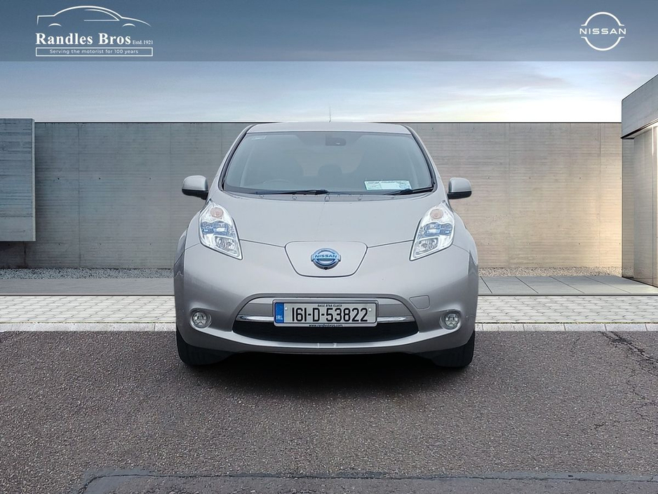 2016 Nissan Leaf - image 4