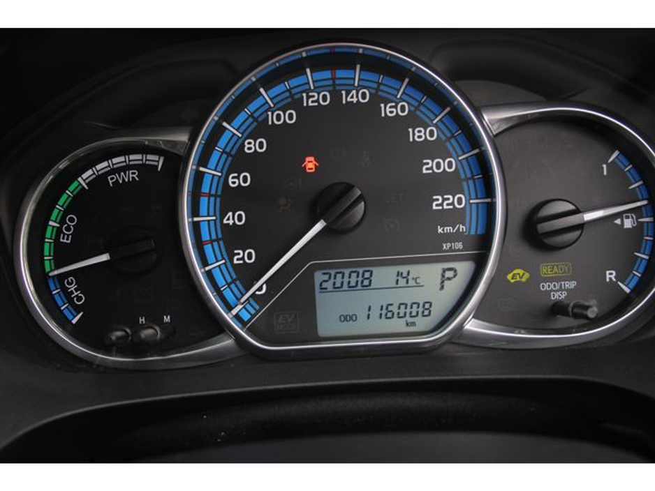 2016 Toyota Yaris - image 11