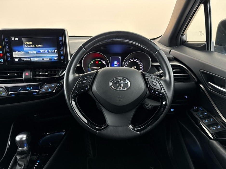 2019 Toyota C-HR - image 9
