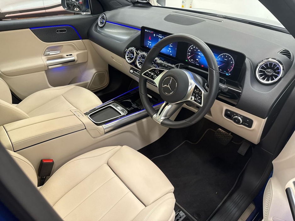 2025 Mercedes-Benz GLA Class - image 8