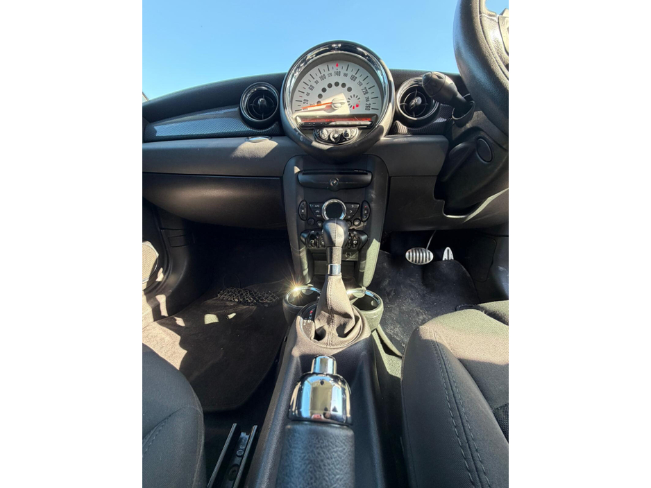 2010 MINI Clubman - image 12