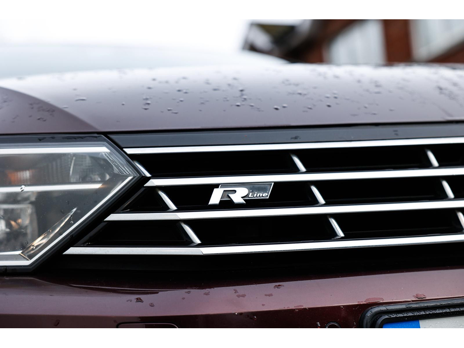 2017 Volkswagen Passat - image 15