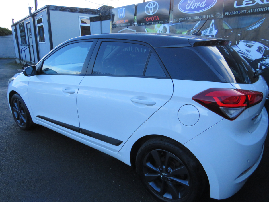 2015 Hyundai i20 - image 4