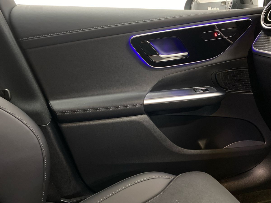 2025 Mercedes-Benz GLC Class GLC 300 URBAN EDITION E 4MATIC | Reversing Camera, Parking Assistance, Heated Seats €82,950