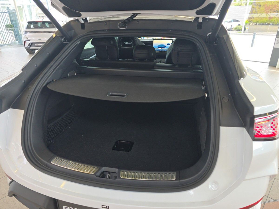 2025 BYD Sealion 7 - image 25