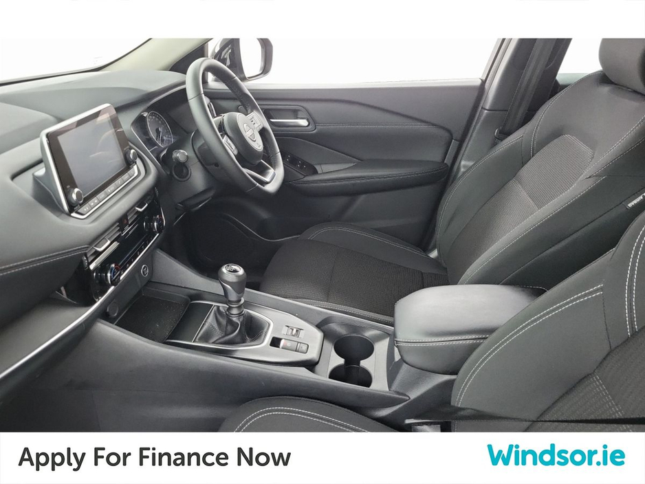 2025 Nissan Qashqai - image 4