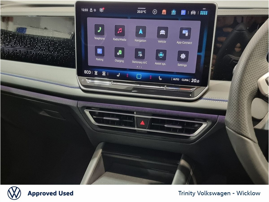 2025 Volkswagen Tiguan - image 17