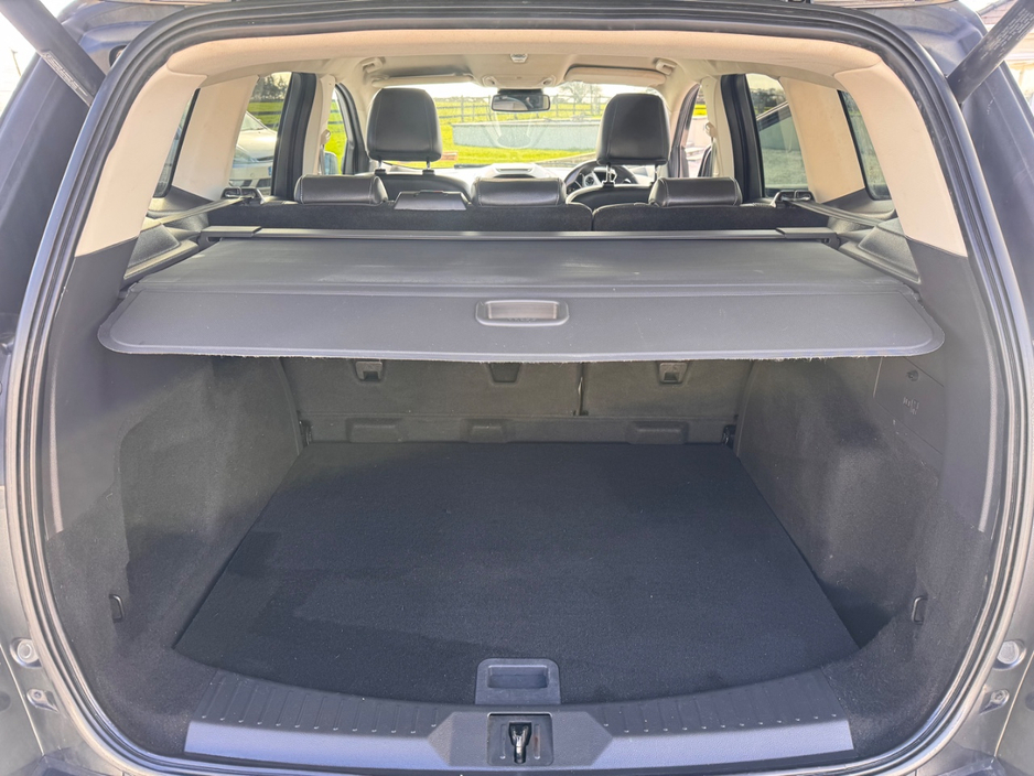 2016 Ford Kuga - image 9