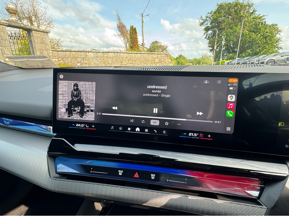 2025 BMW M5 - image 37