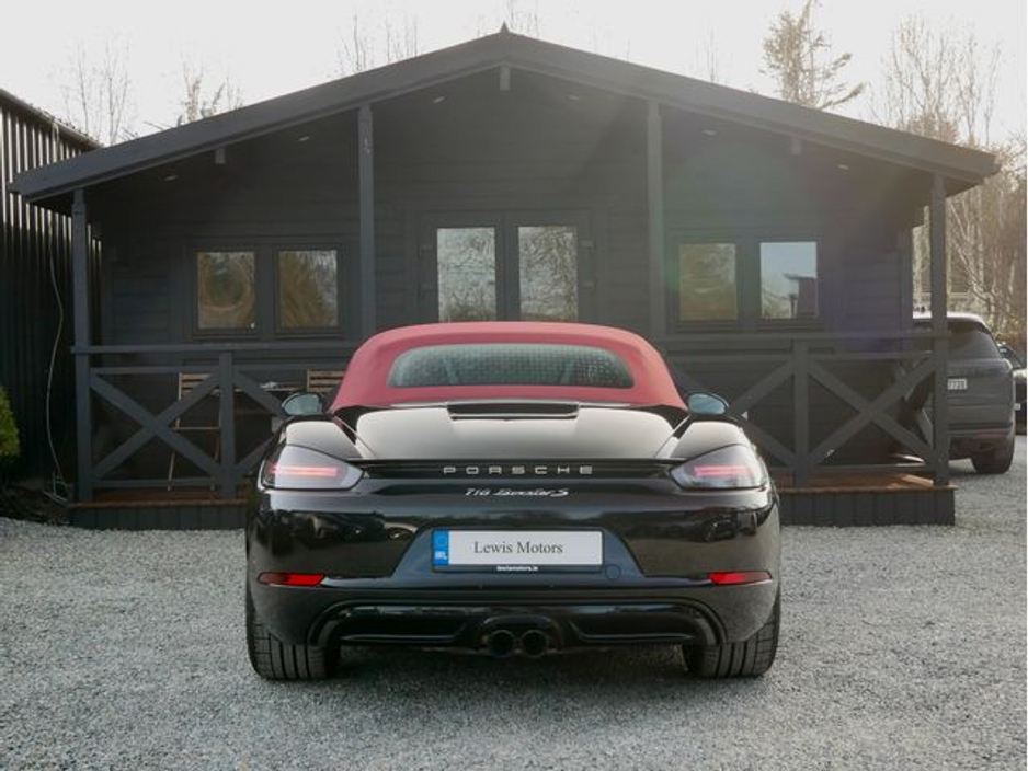 2026 Porsche Boxster - image 11