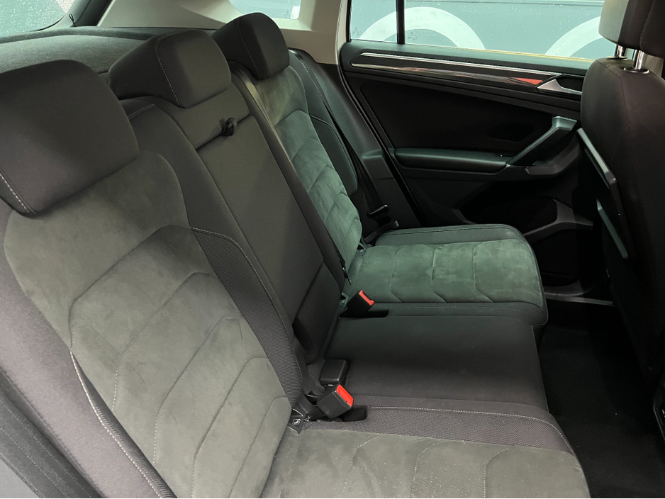 2018 Volkswagen Tiguan - image 13