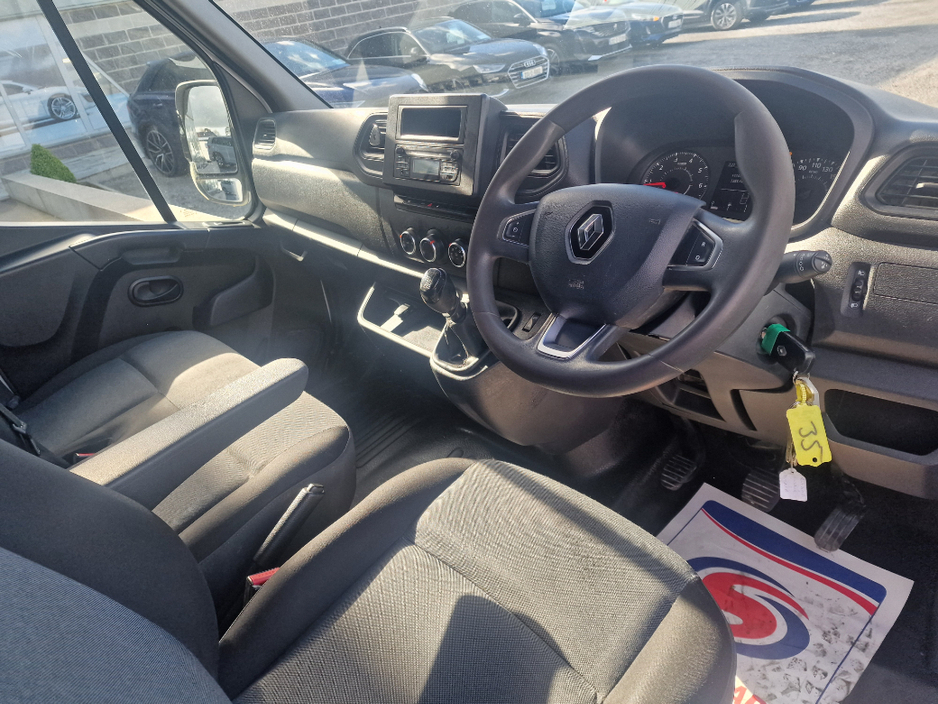 2020 Renault Master - image 7