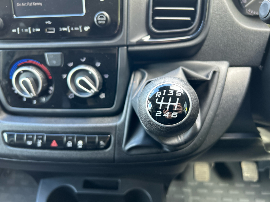 2026 Opel Movano - image 11