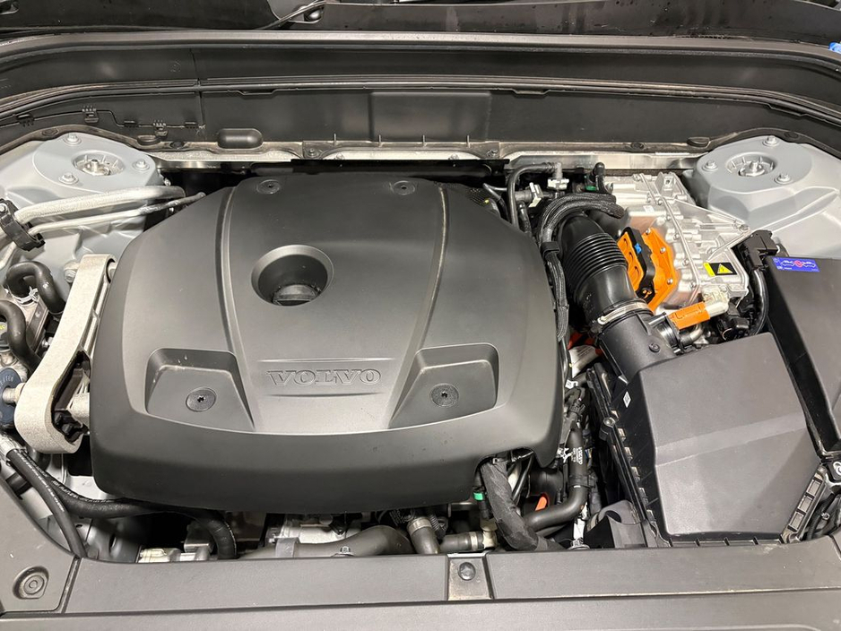 2025 Volvo XC90 T8 PLUS AWD=VAPOUR GREY//PAN ROOF//AS NEW=2 YEAR WARRANTY=TAILORED FINANCE PACKAGES INCL PCP AVAILABLE=TRADE IN'S WELCOME €79,995