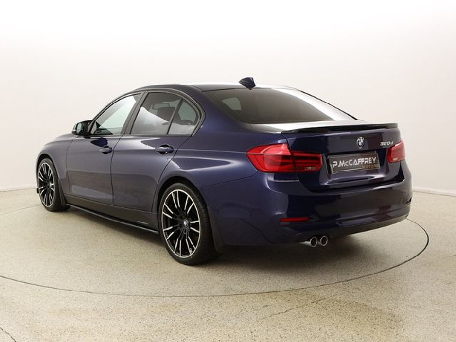 2016 BMW 3 Series - image 5