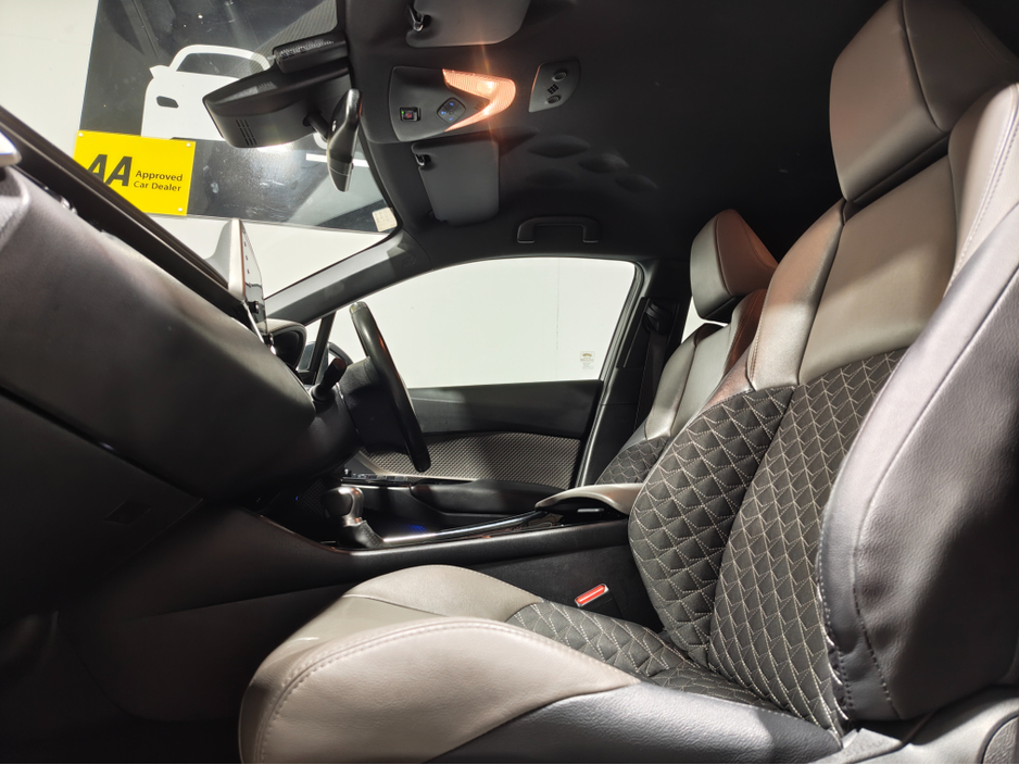 2022 Toyota C-HR 1.8 HYBRID SOL 4DR AUTO €21,995