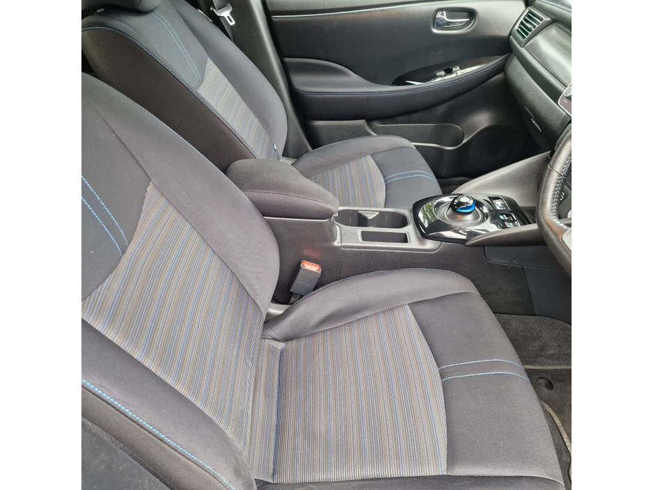 2021 Nissan Leaf - image 15