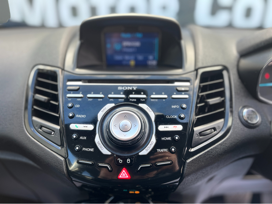 2015 Ford Fiesta - image 12