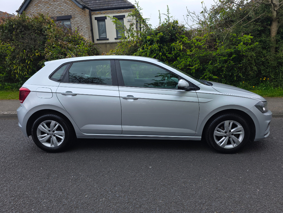 2018 Volkswagen Polo - image 2