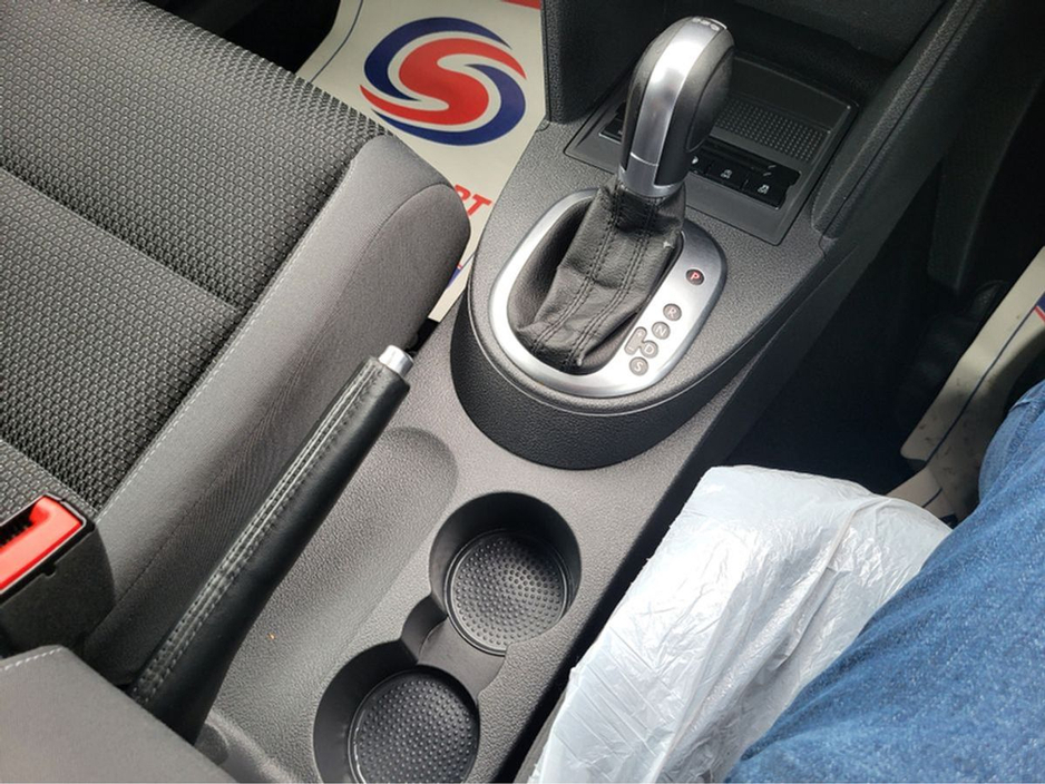 2014 Volkswagen Touran - image 24