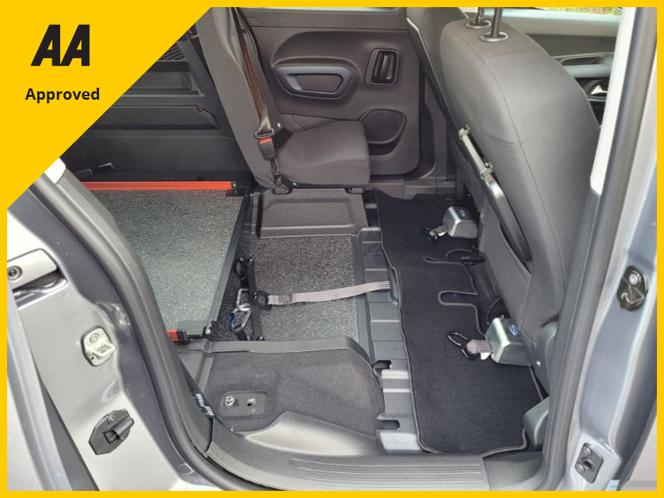 2022 Peugeot Rifter - image 17