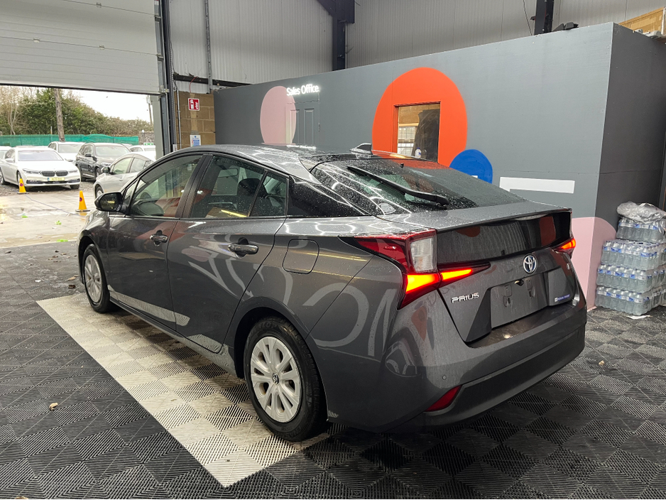2022 Toyota Prius 2022 TOYOTA PRIUS S 1.8 AUTOMATIC / CRUISE CONTROL / REVERSE CAMERA AND MORE
