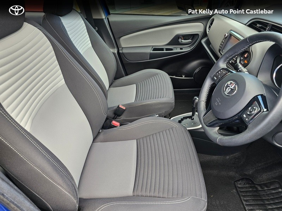 2019 Toyota Yaris - image 12