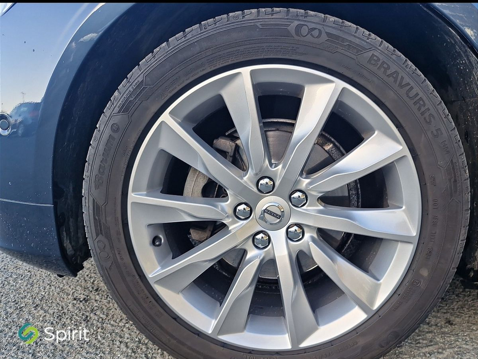 2018 Volvo S90 - image 9