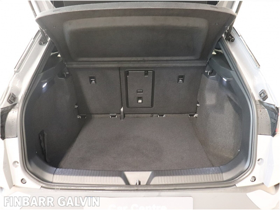 2023 Volkswagen ID.4 - image 15